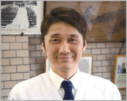 吉田屋鱒寿し本舗　店主